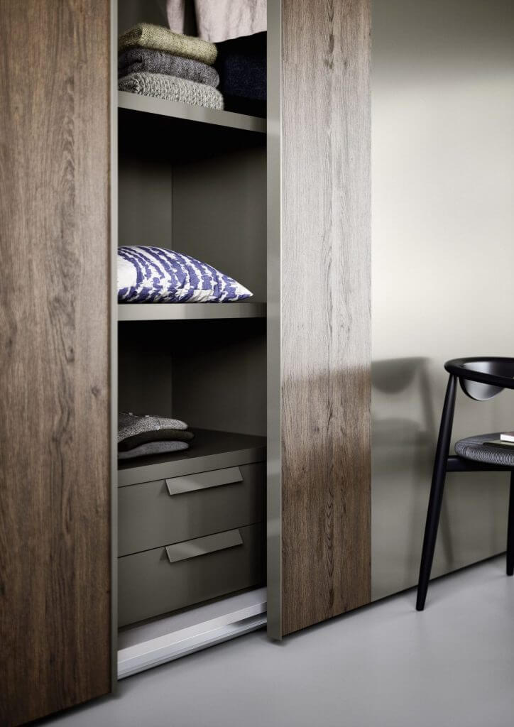 Modèle Offset - dressing à portes coulissantes Uni-K Concept Intérieur